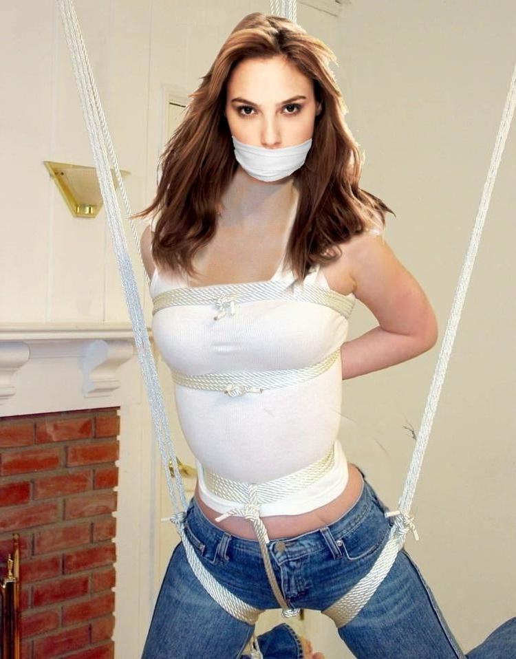 25P WWE Divas and Celebrities Bondage Edits