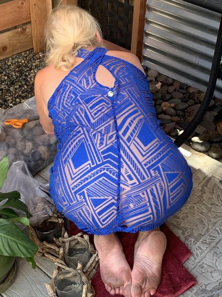 5P Jo in the garden