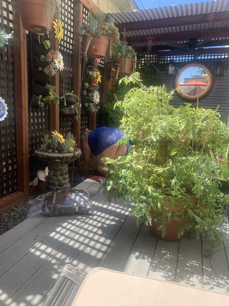 5P Jo in the garden