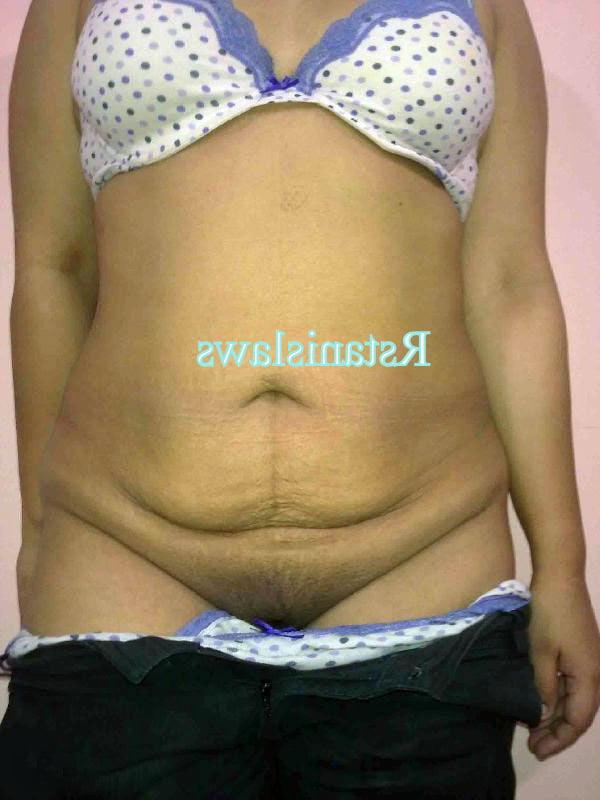 8P Hot pics of naughty Sri Lankan wife peeling off her panty