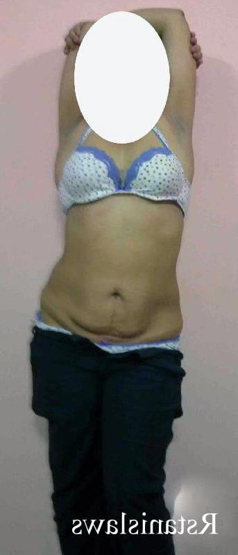 8P Hot pics of naughty Sri Lankan wife peeling off her panty