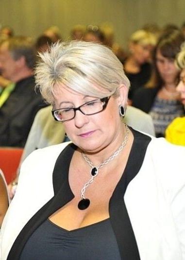 21P That Busty German