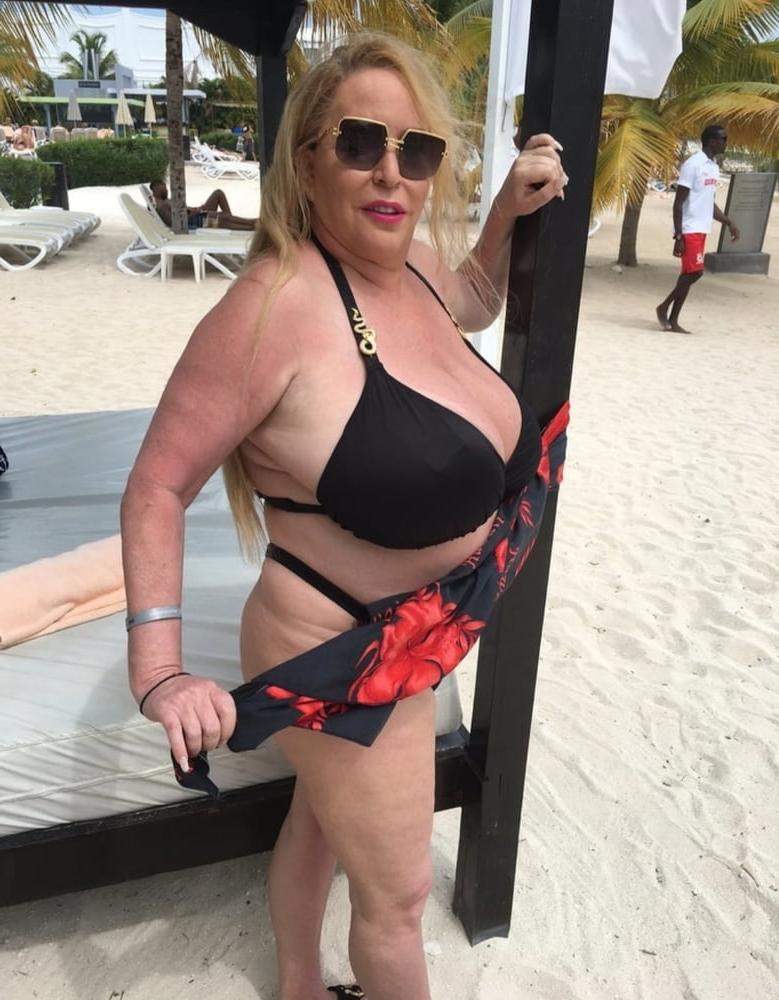 23P Milf Mature Granny big Ass Tits