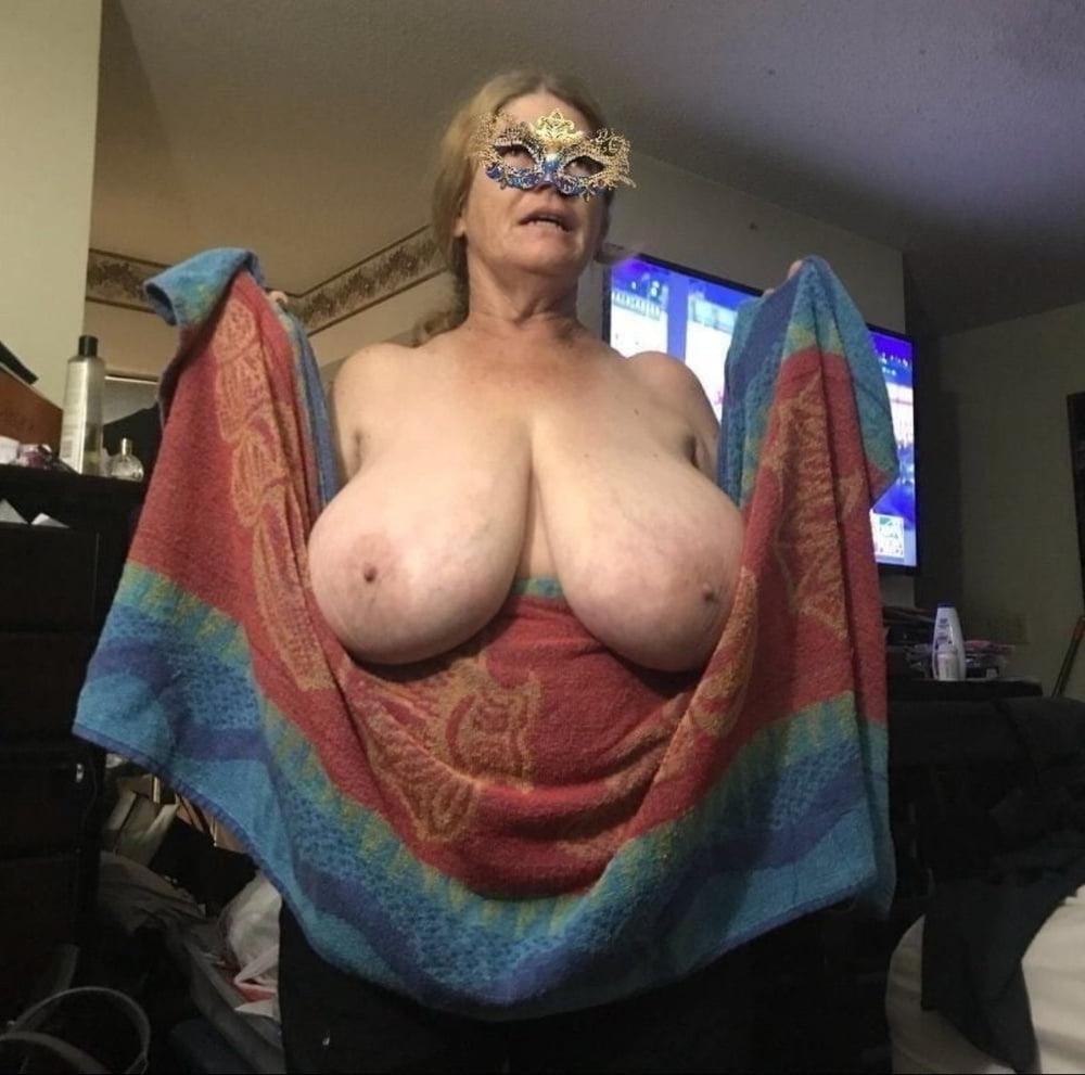 23P Milf Mature Granny big Ass Tits