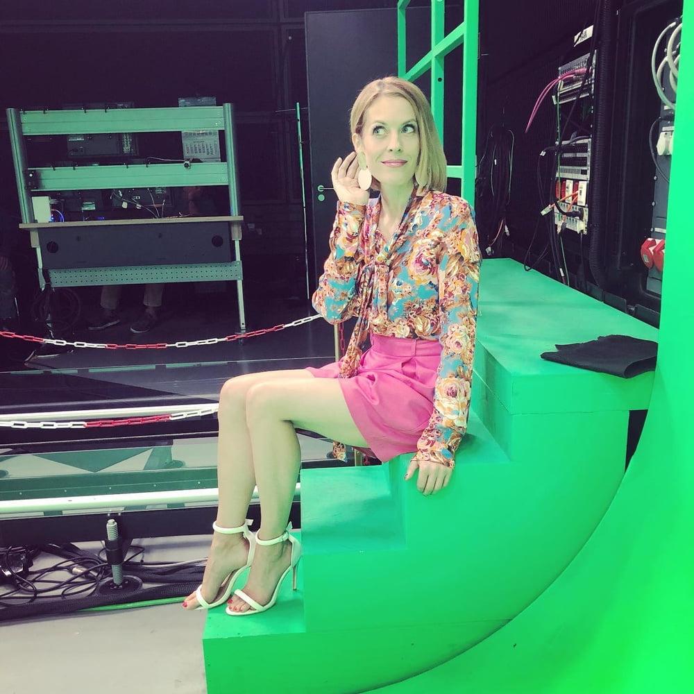 25P German TV Milf Jule Goelsdorf