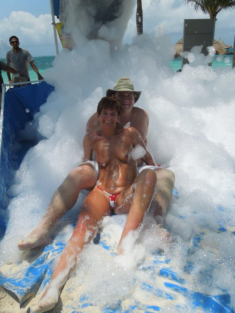 25P 5. Ohio wife poses for hubby