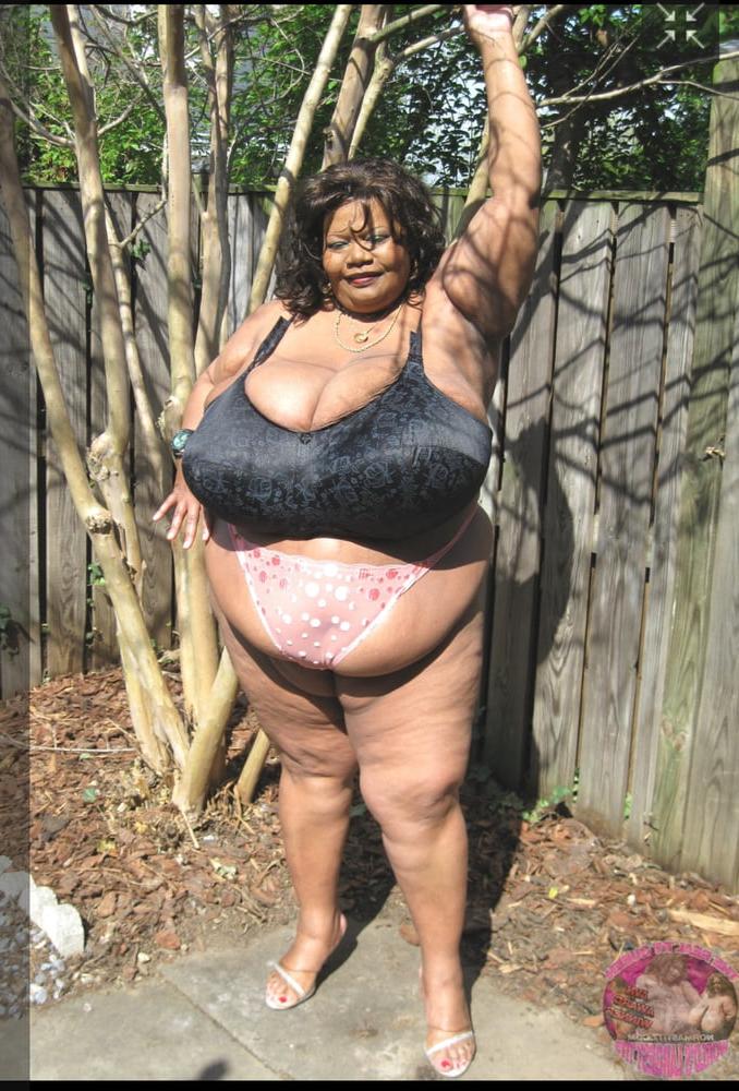 12P Black bbw 1