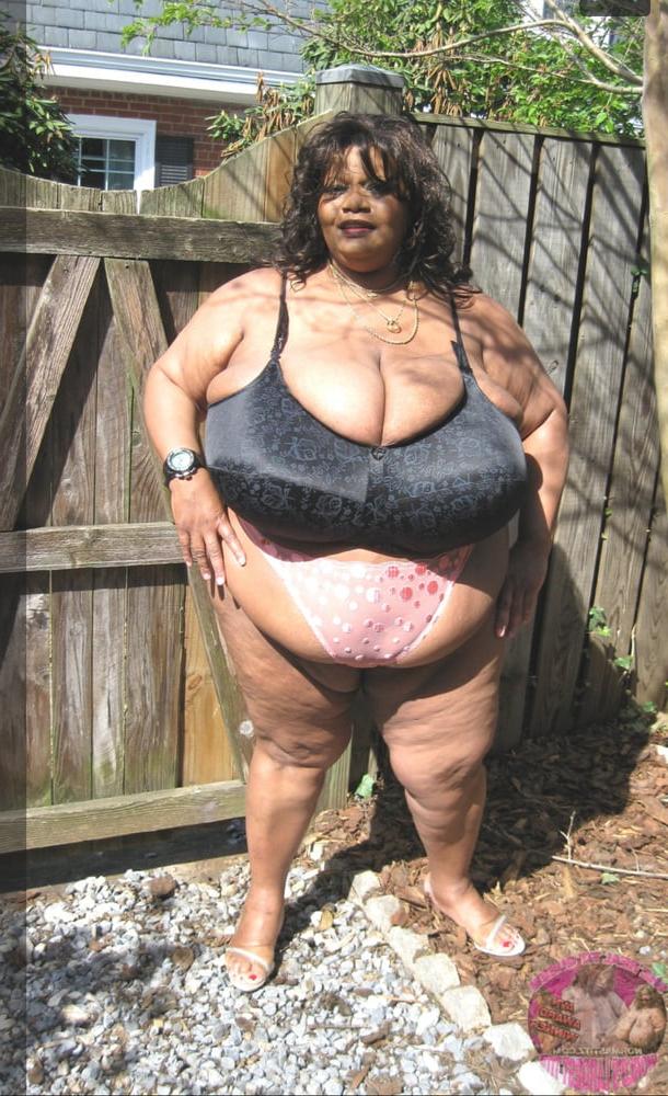 12P Black bbw 1