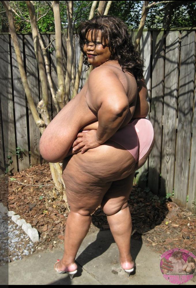 12P Black bbw 1