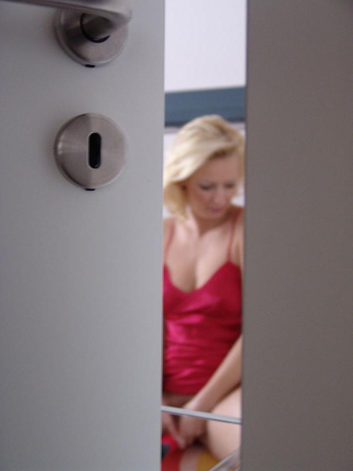 25P Euro wife J