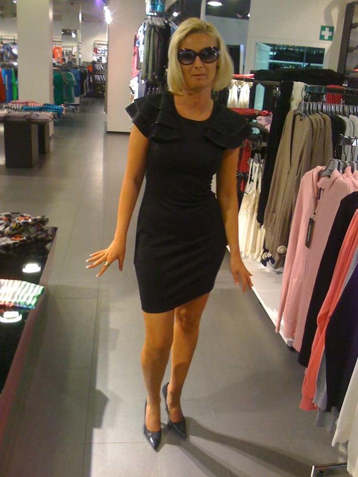25P Euro wife J