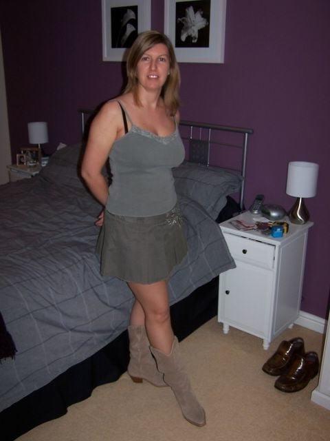 25P Uk shared wife Kate fully exposed