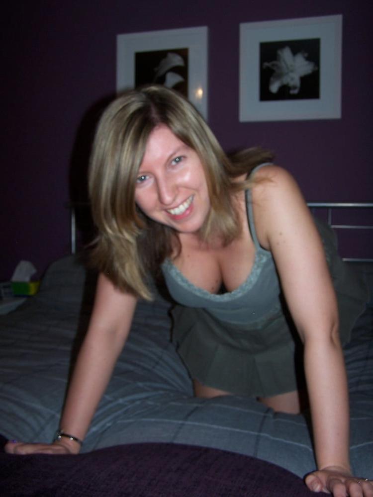 25P Uk shared wife Kate fully exposed