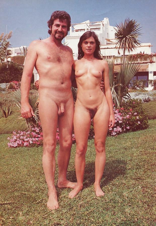20P Naked couple 44.