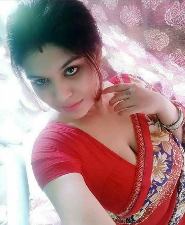 25P Indian Saree 2 (boobs, semi nude)