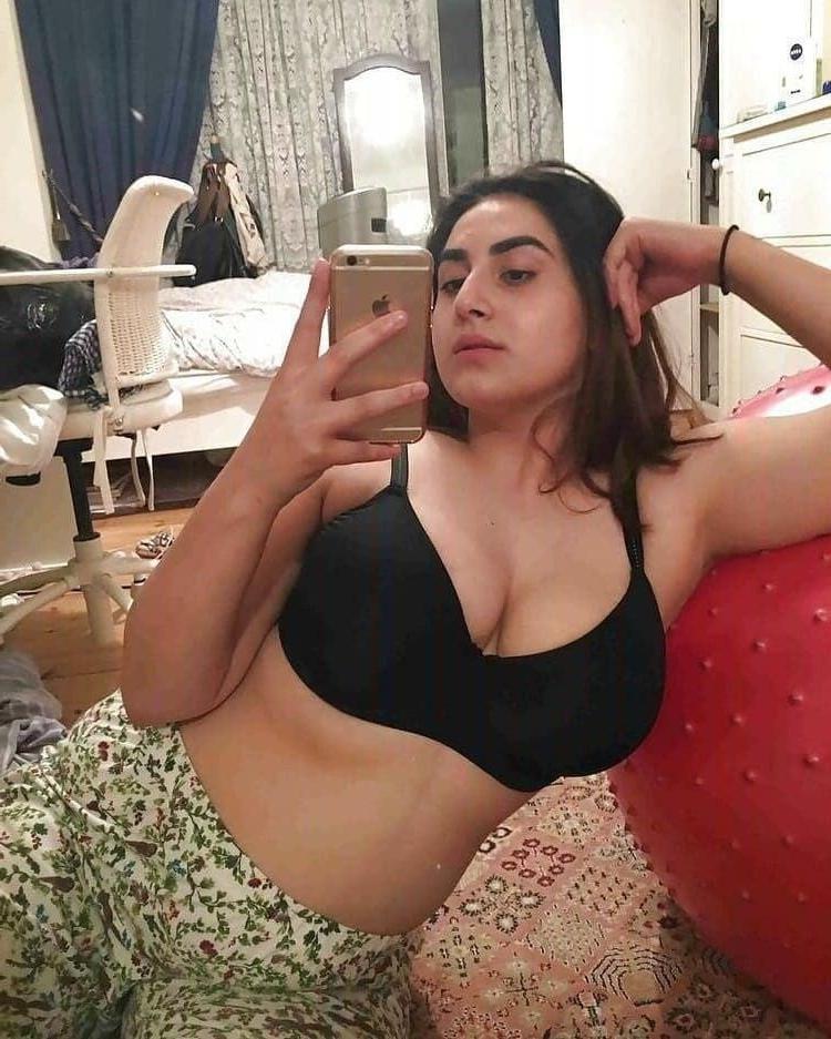 25P Indian Saree 2 (boobs, semi nude)