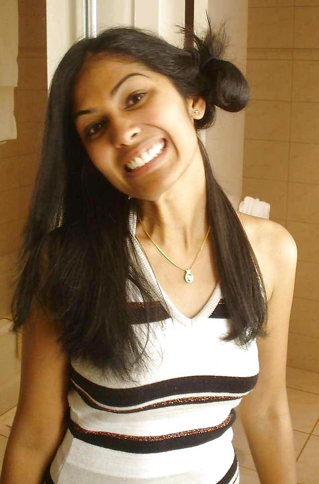 11P INDIAN SIKH WHORE EXPOSED