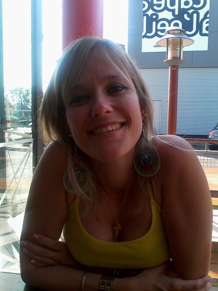 25P BLONDE FRENCH WIFE