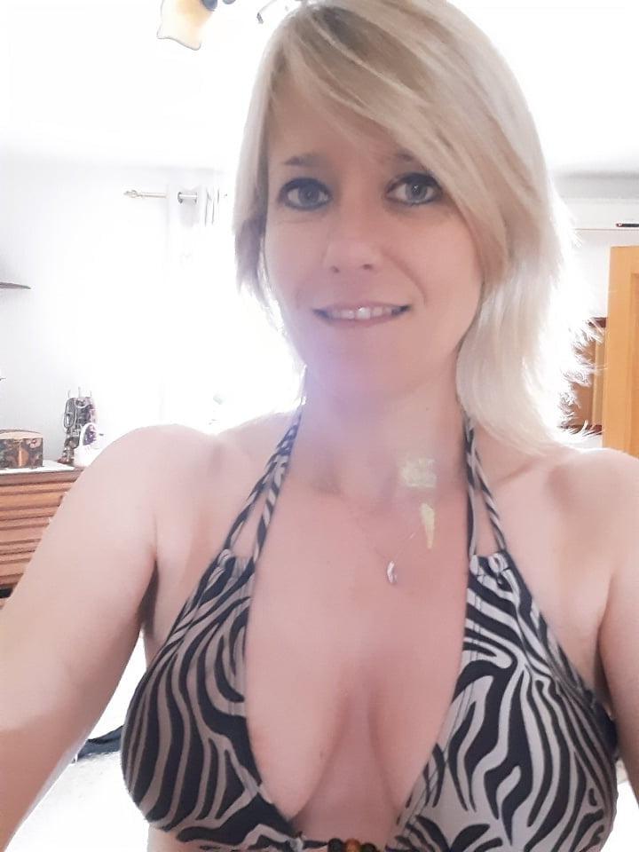 25P BLONDE FRENCH WIFE