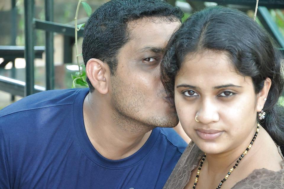 10P Sexy indian kissing