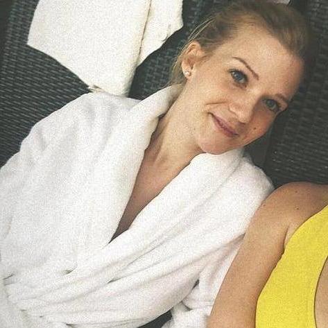 25P Slutty german nurse Johanna exposed