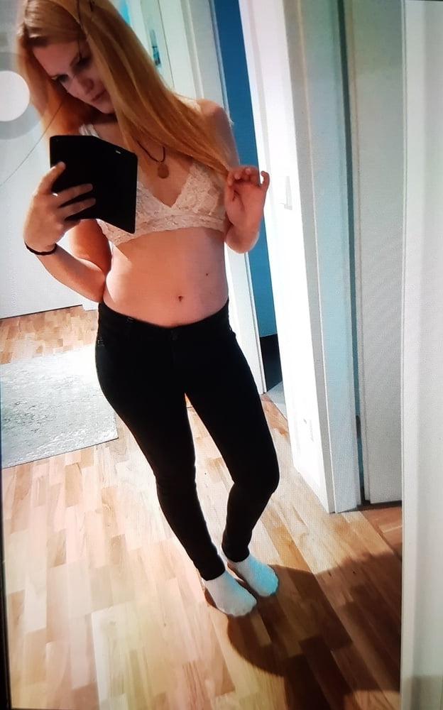 25P Slutty german nurse Johanna exposed