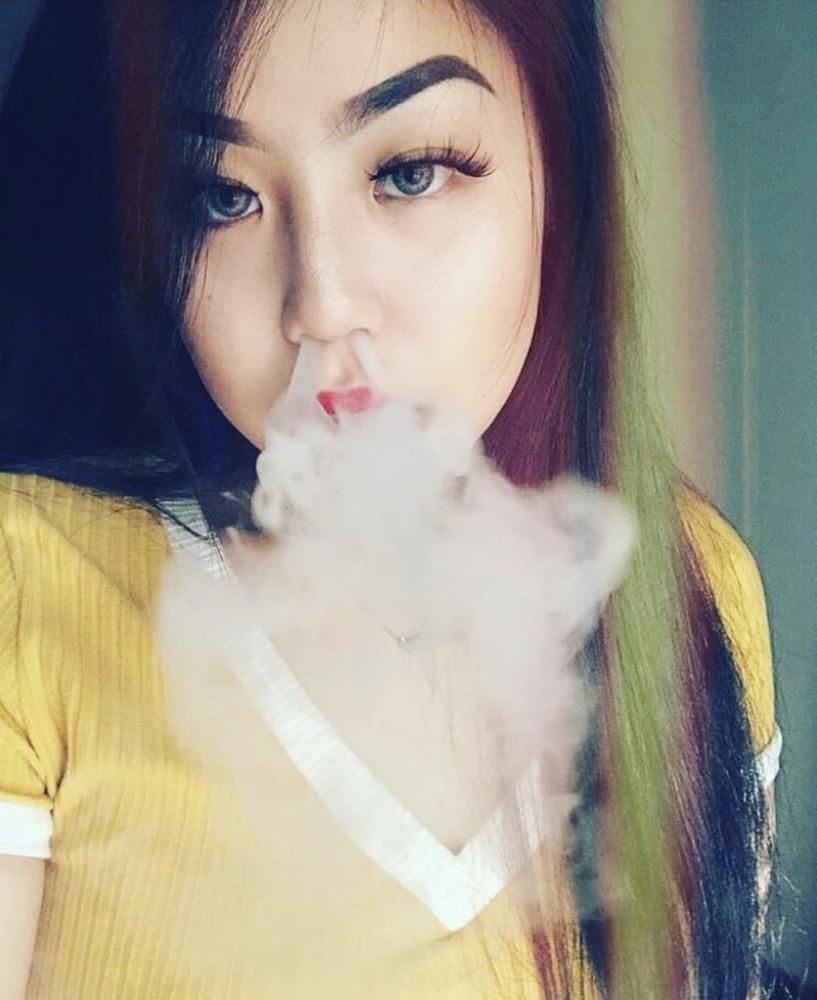 25P Smoking Ladies 24 (Asian Lovelies)