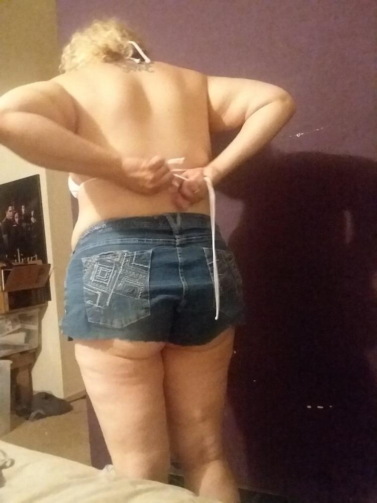 18P Fat wife in cut off Jean shorts cheeky