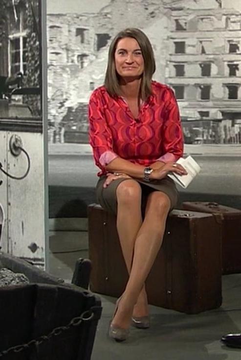 25P German TV Milf Inka Schneider