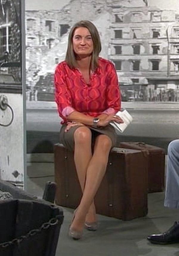 25P German TV Milf Inka Schneider