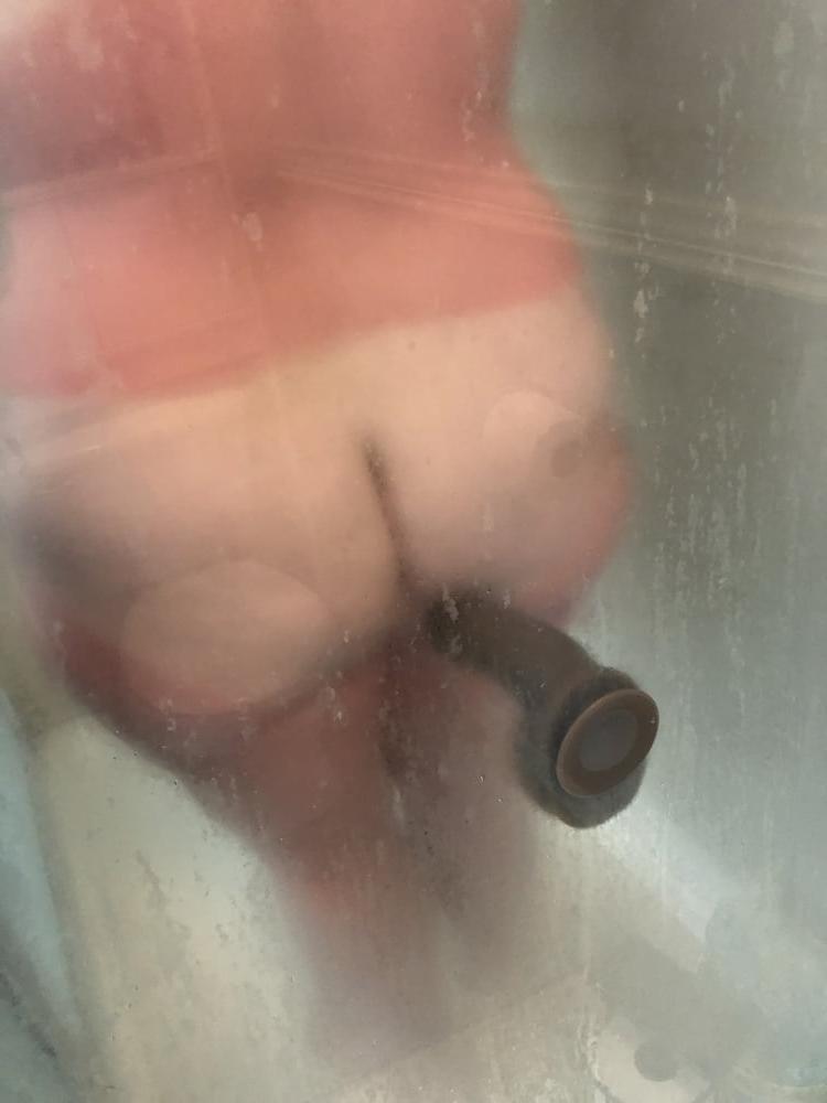 21P Wife with black dildo