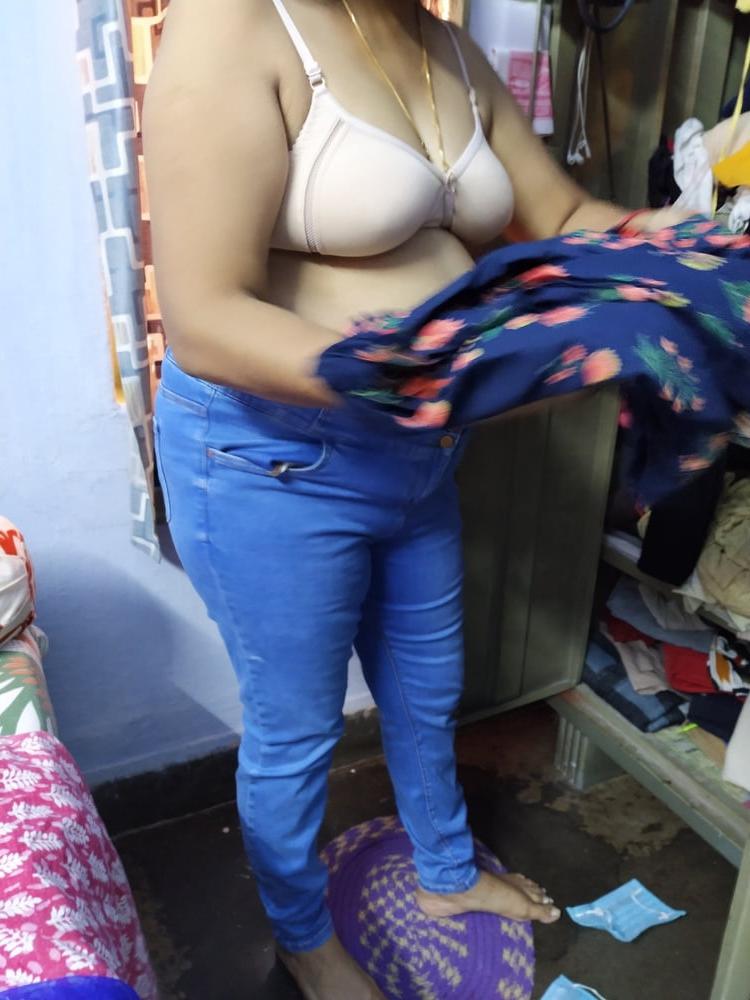 25P Housewife3 indian