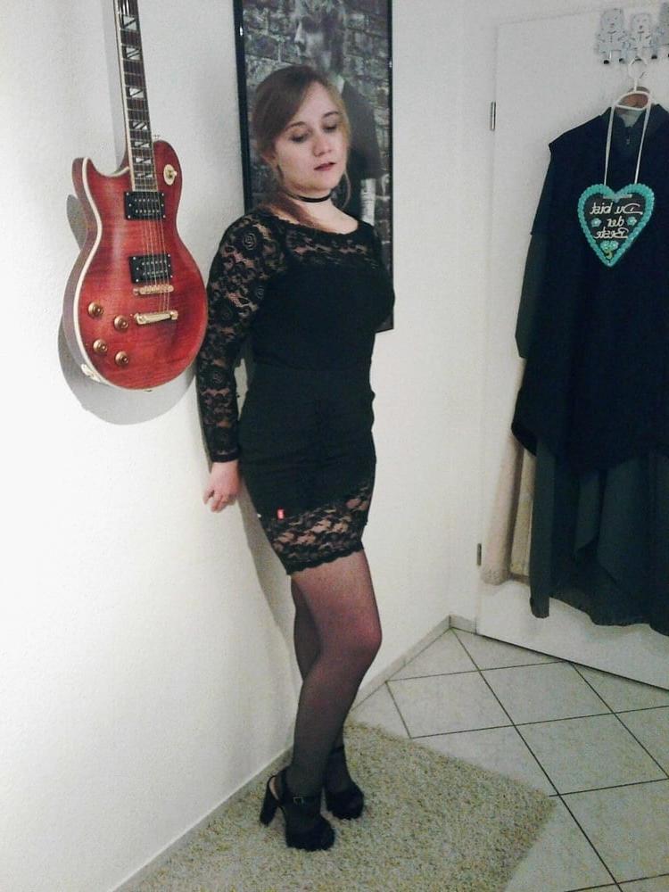 25P Bondage babe from Germany