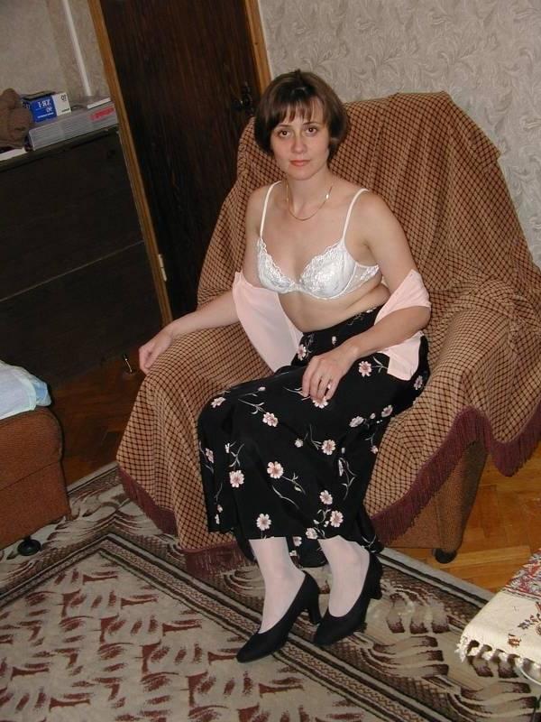 25P Wife in stockings