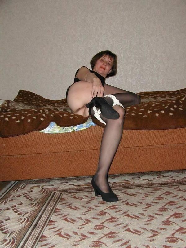 25P Wife in stockings