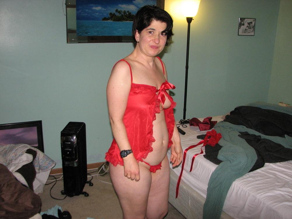 25P Submissive Slave Wife Beth