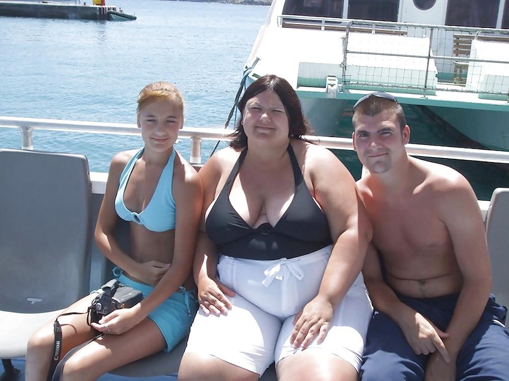 14P Mom dressed with big boobs.
