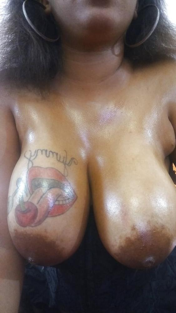 11P Ebony MILF