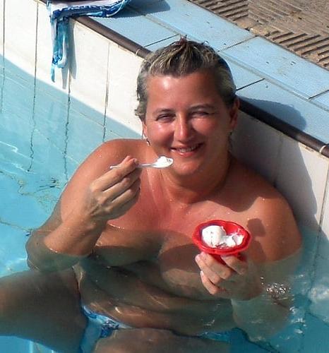 25P Italienische Frau