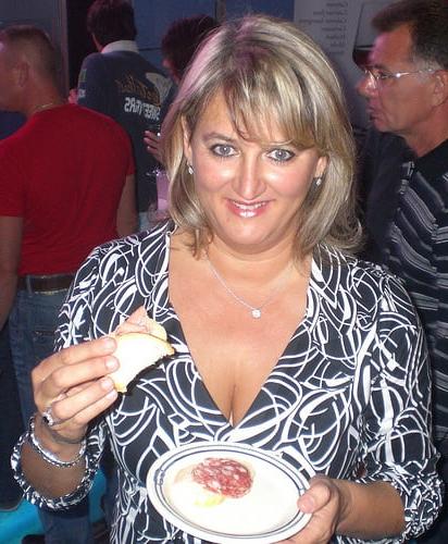 25P Italienische Frau