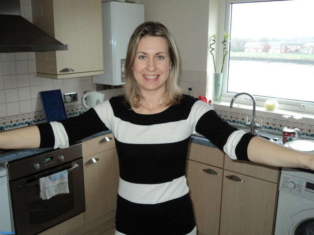 25P Sexy Blonde Amateur Wife