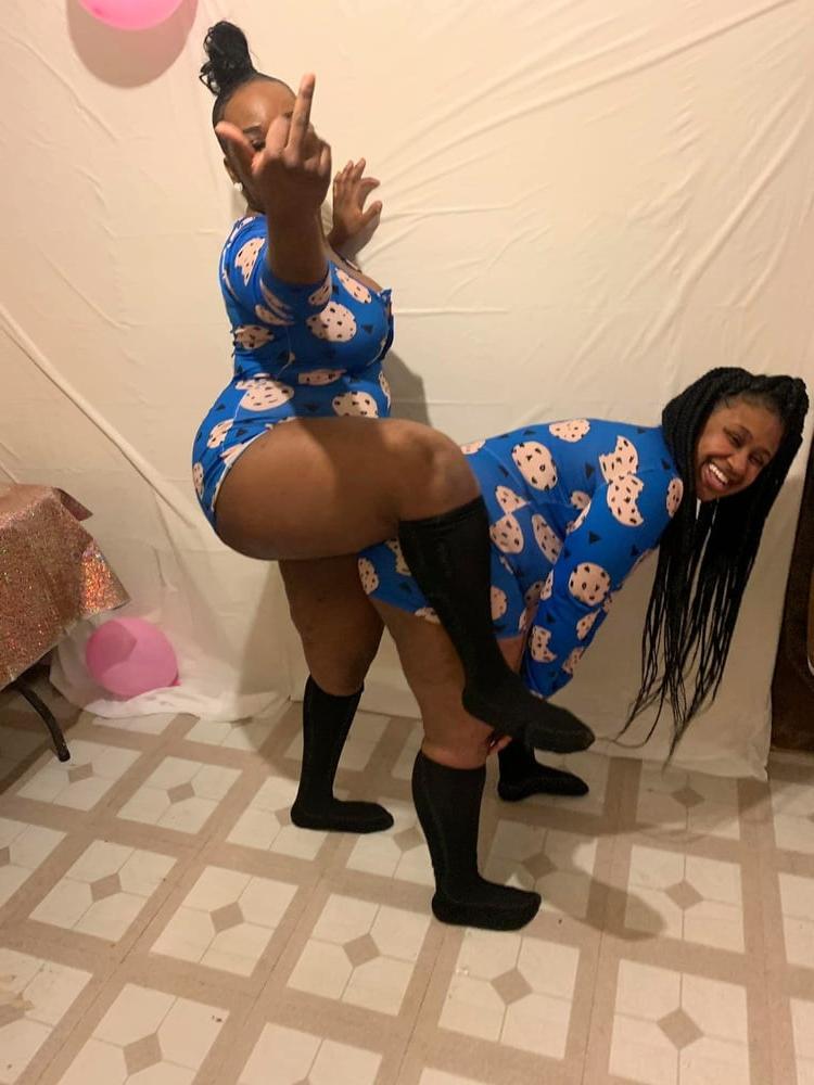 25P Ebony Spandex Cameltoes, Assess
