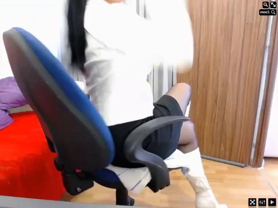 17P boots tease