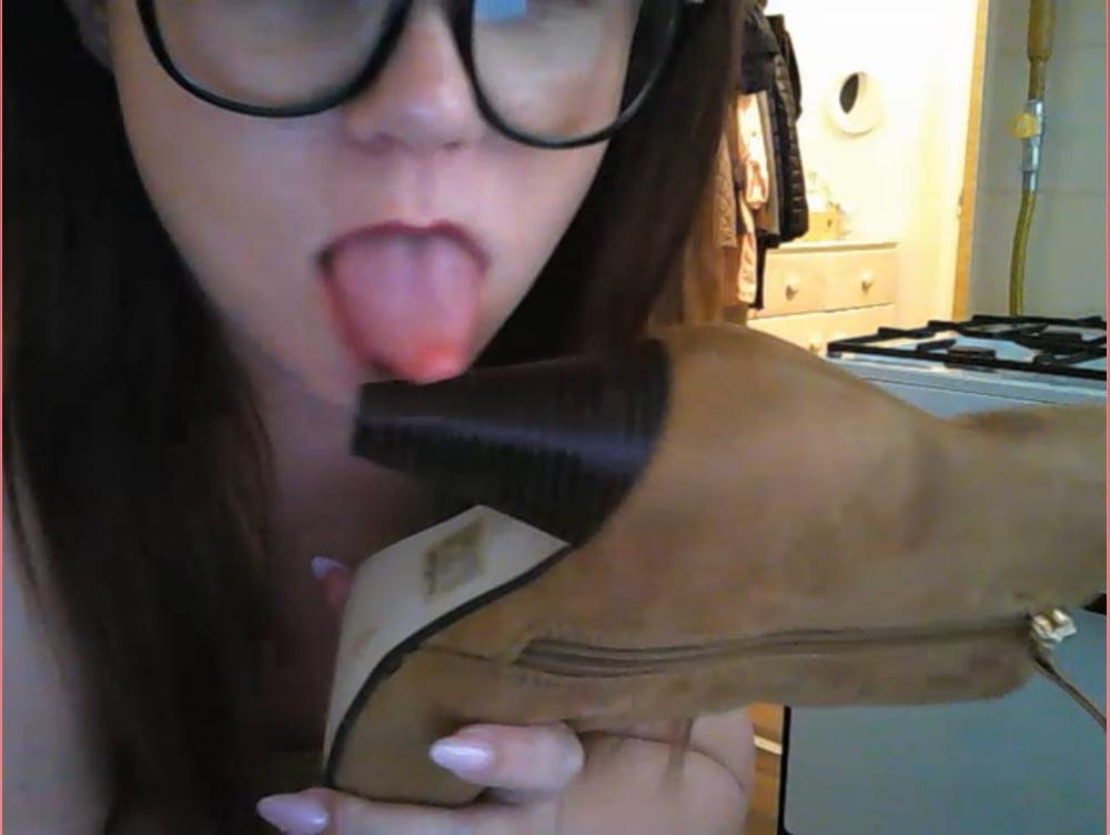 25P boots play