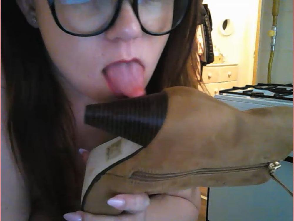 25P boots play