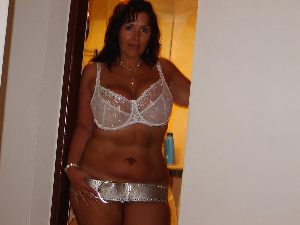 25P UK wife R