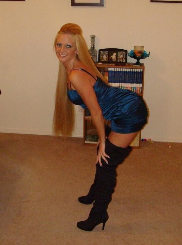 14P Collected Hot Wife - 2