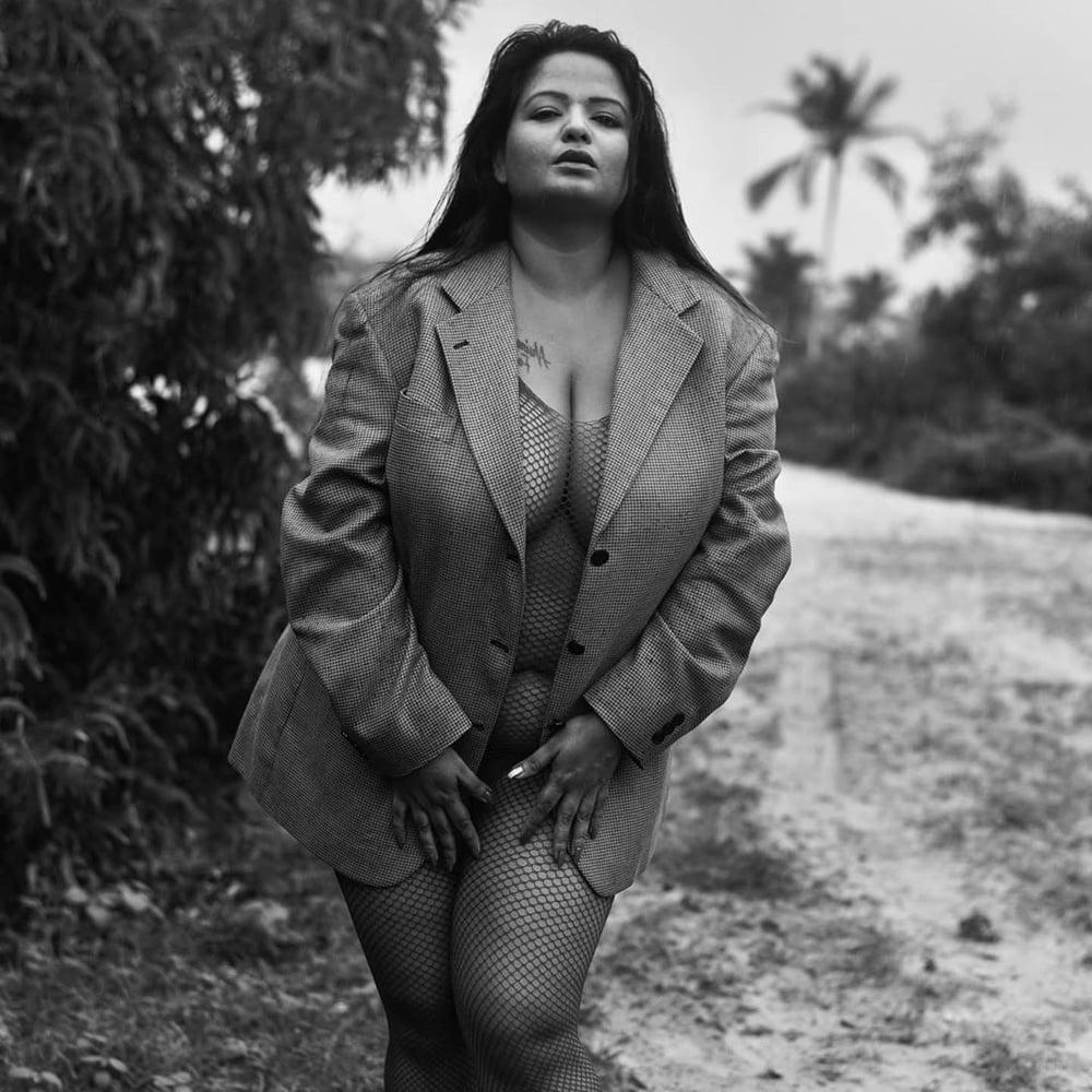 11P Naasha - Night New Moon Indian Plus BBW