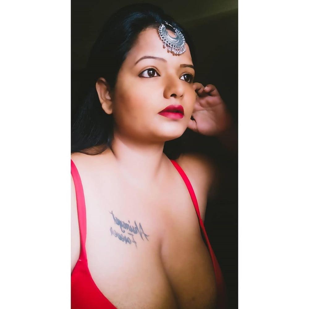 11P Naasha - Night New Moon Indian Plus BBW