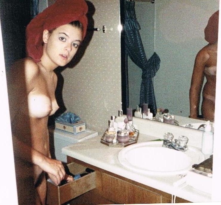25P Wife's or girlfriends caught naked on camera!